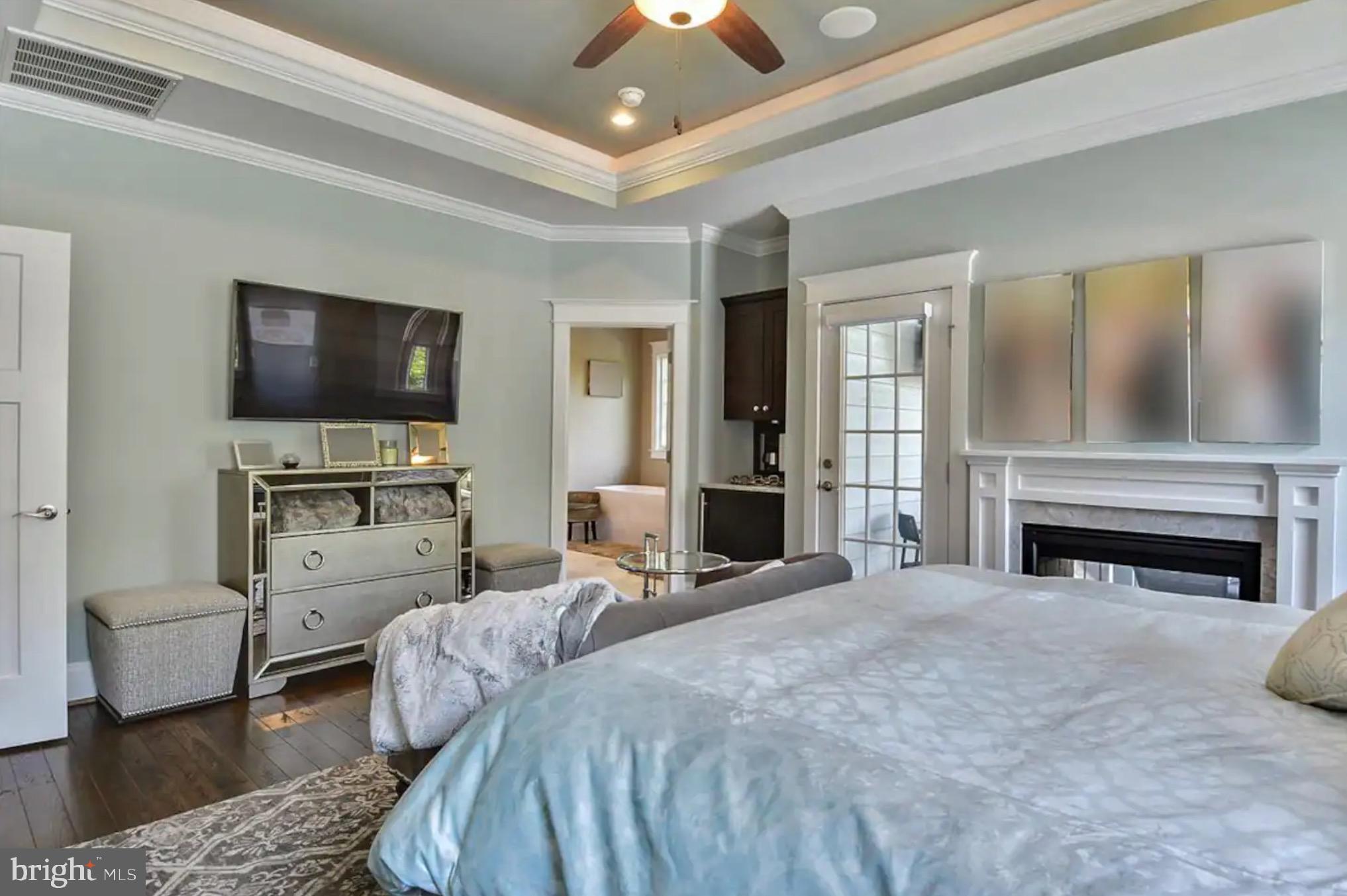 CLARENDON - Residential