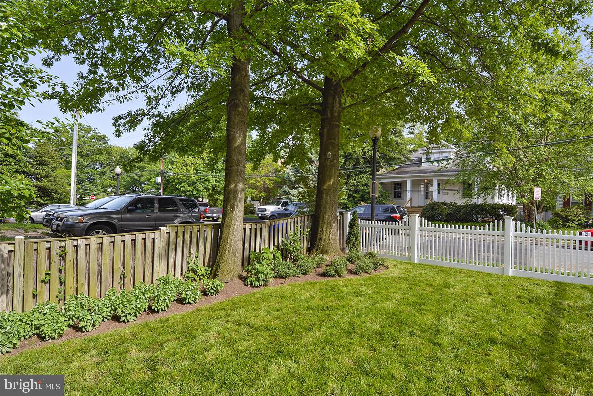 CLARENDON - Residential