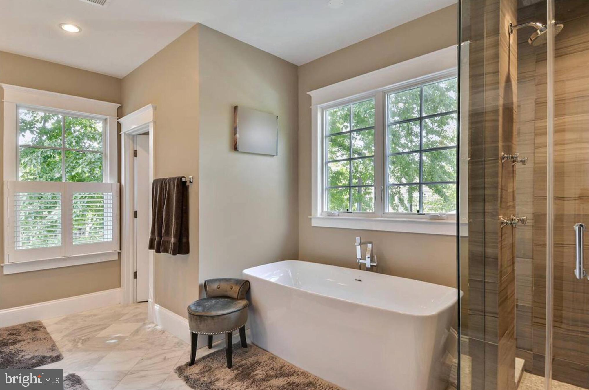 CLARENDON - Residential