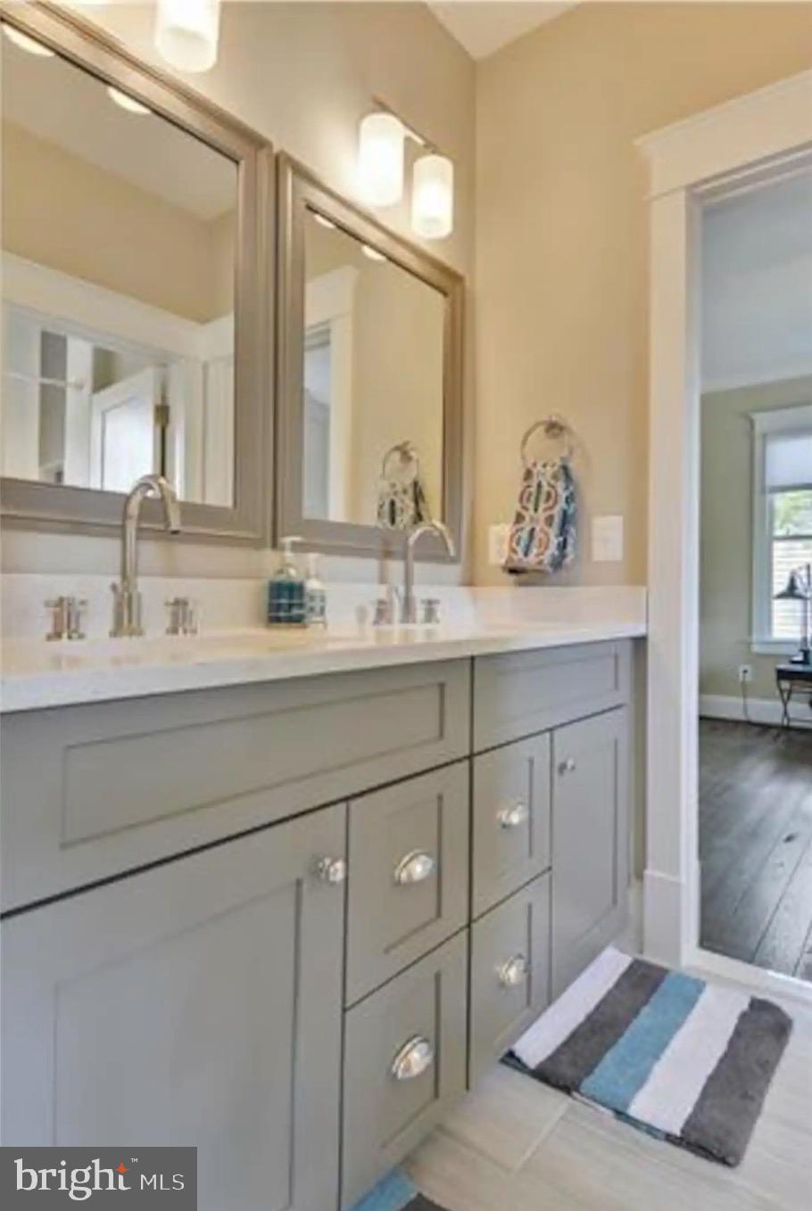 CLARENDON - Residential