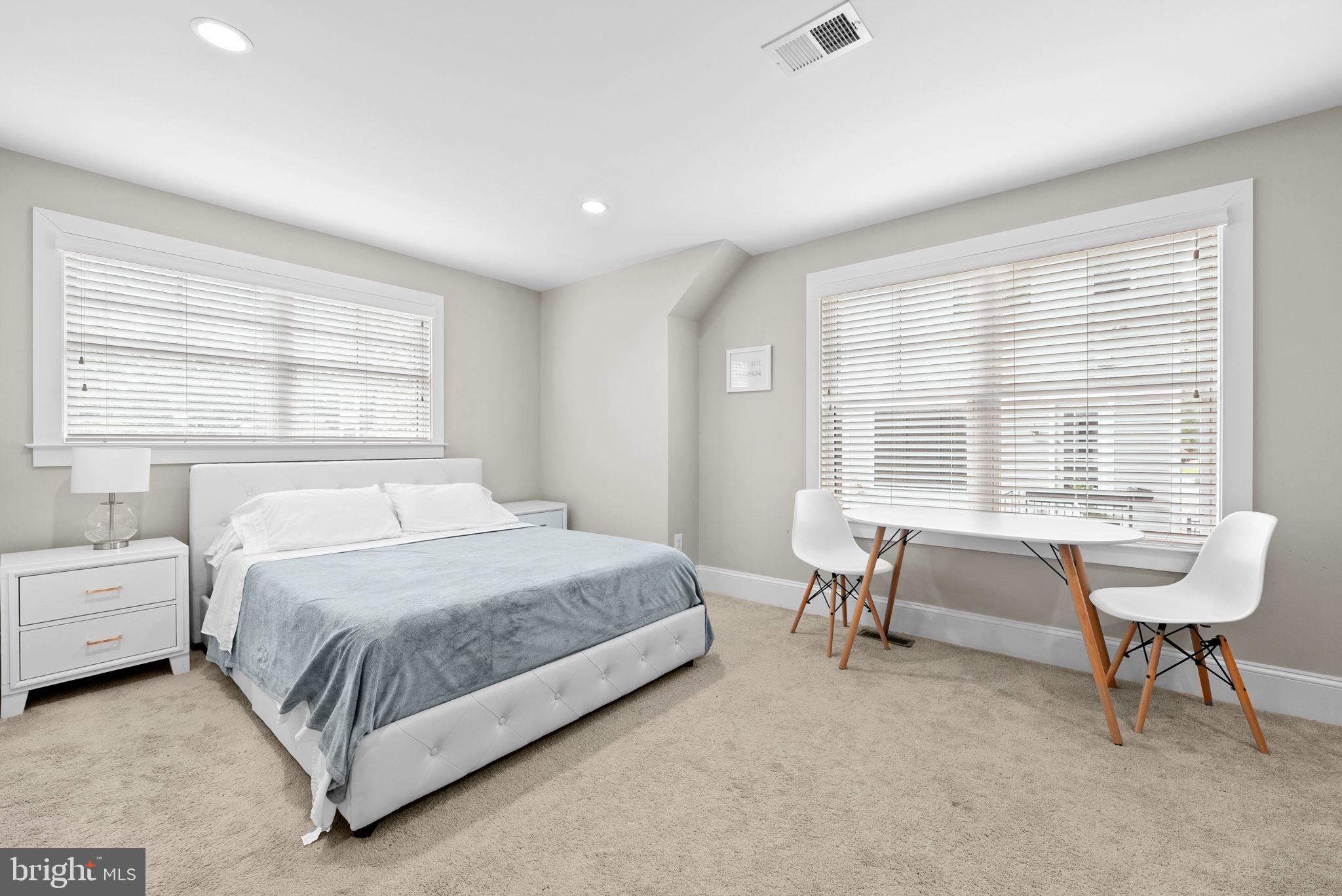 CLARENDON - Residential