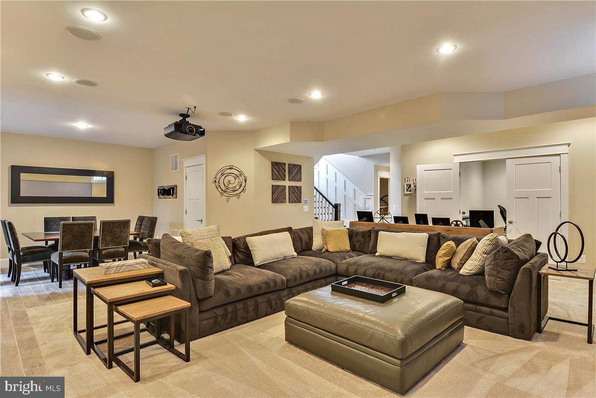 CLARENDON - Residential