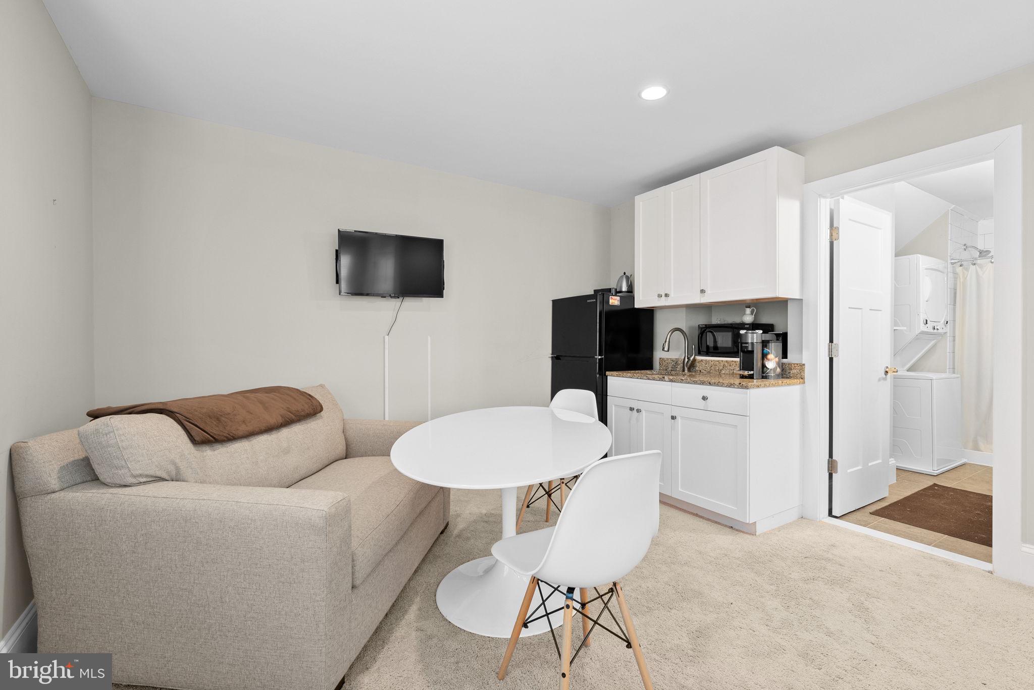 CLARENDON - Residential