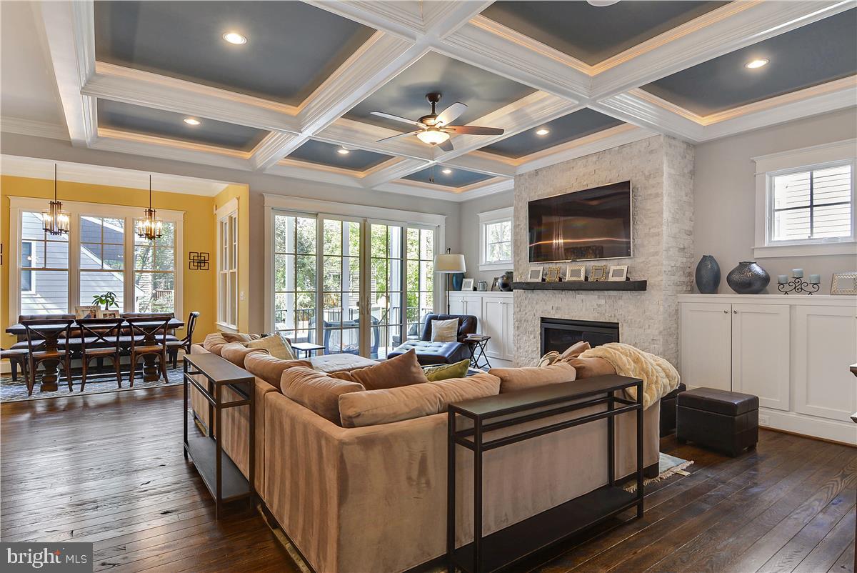 CLARENDON - Residential