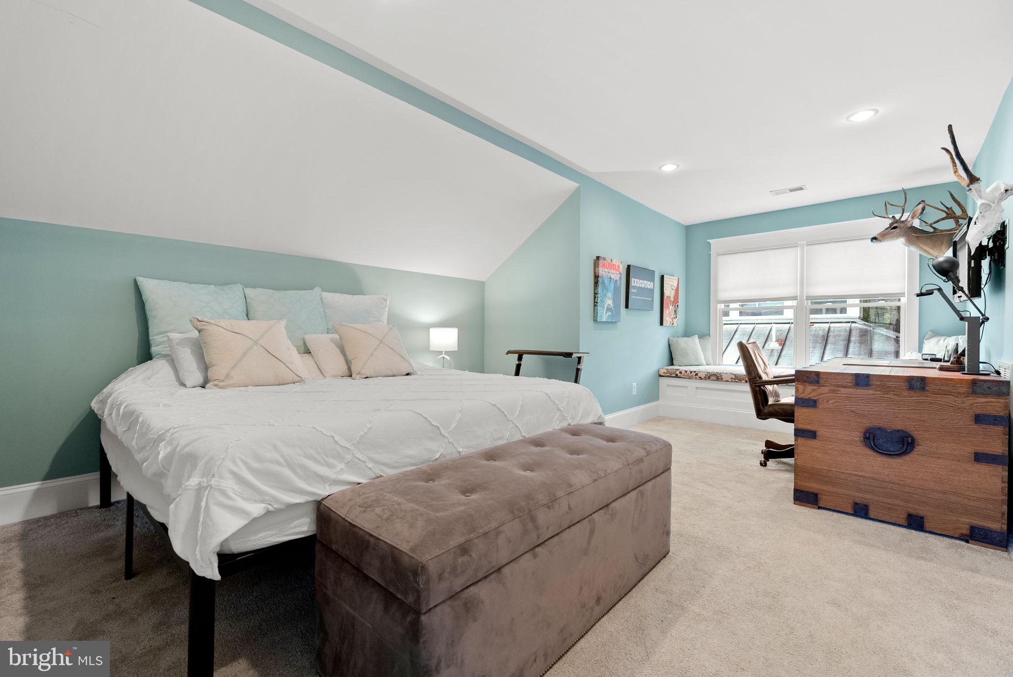 CLARENDON - Residential