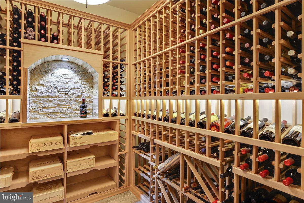 CLARENDON - Residential