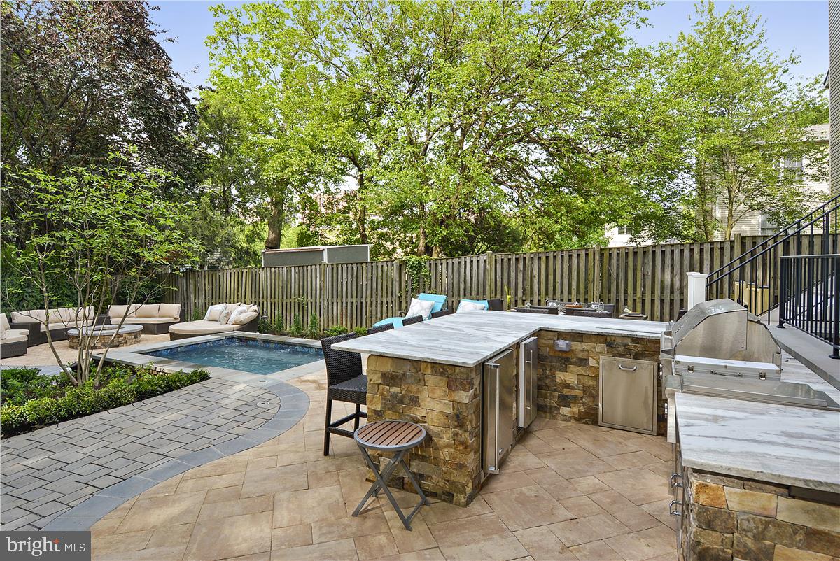 CLARENDON - Residential