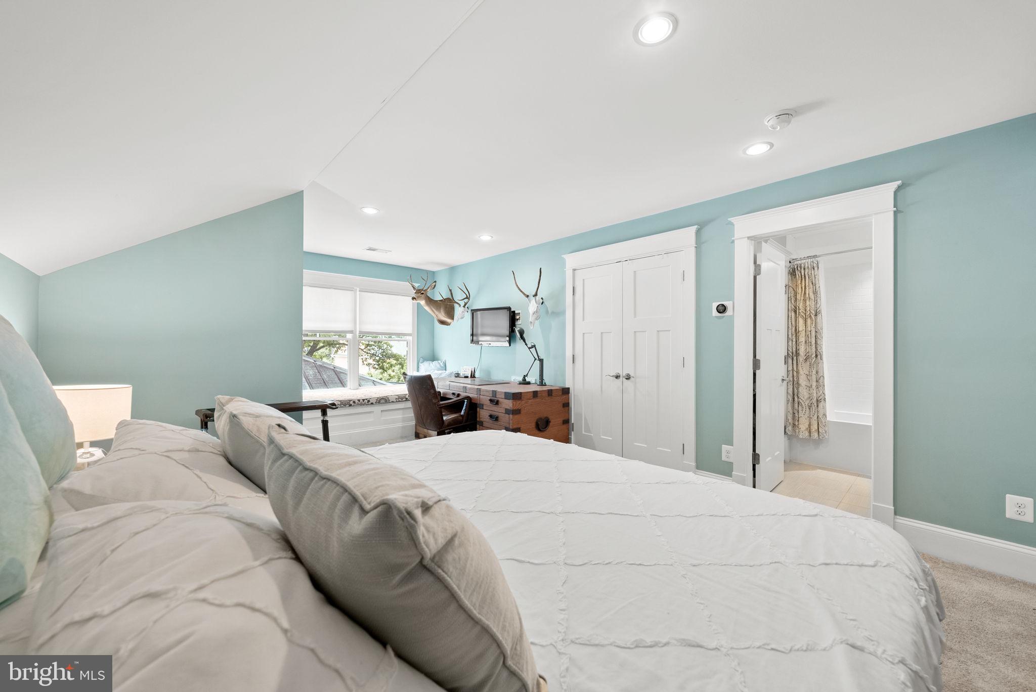 CLARENDON - Residential