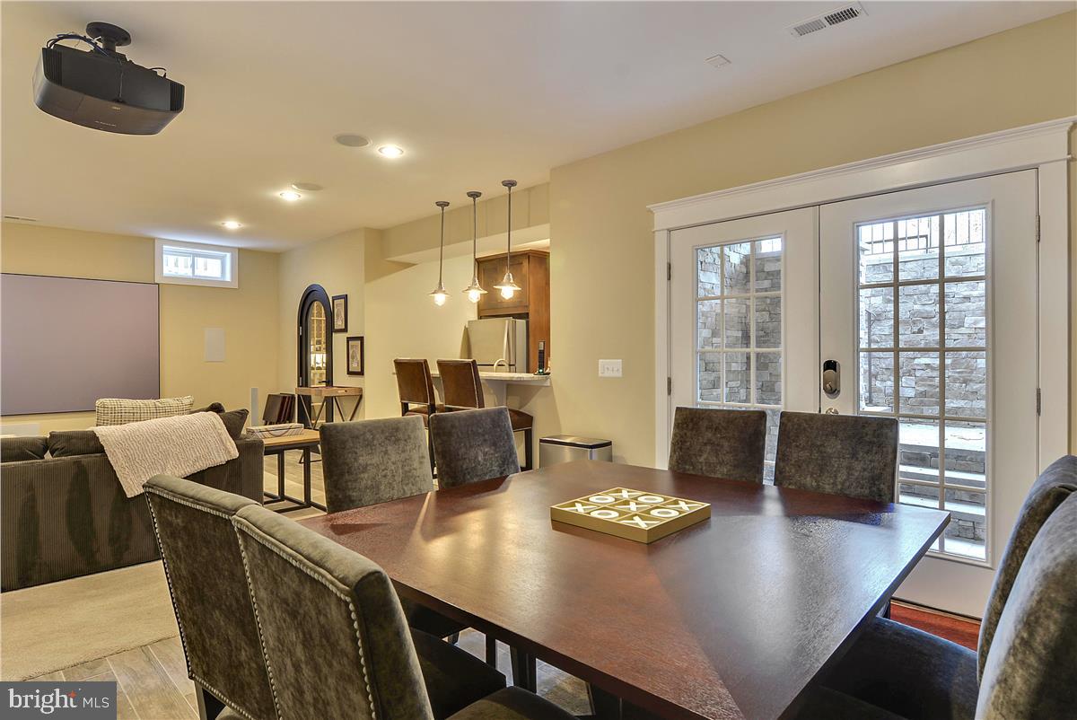 CLARENDON - Residential