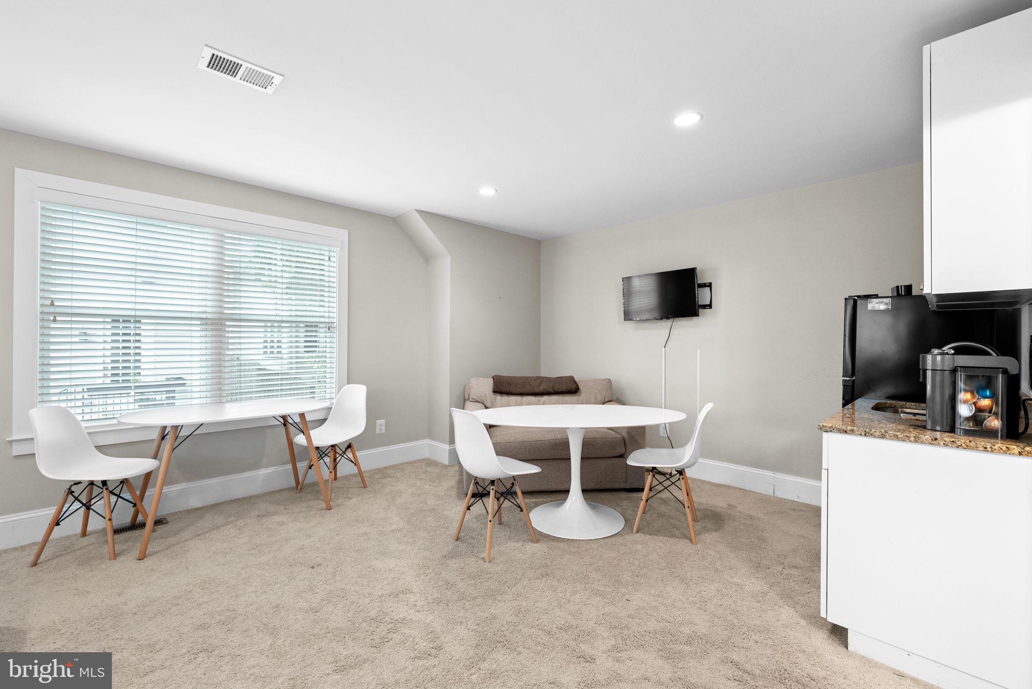 CLARENDON - Residential