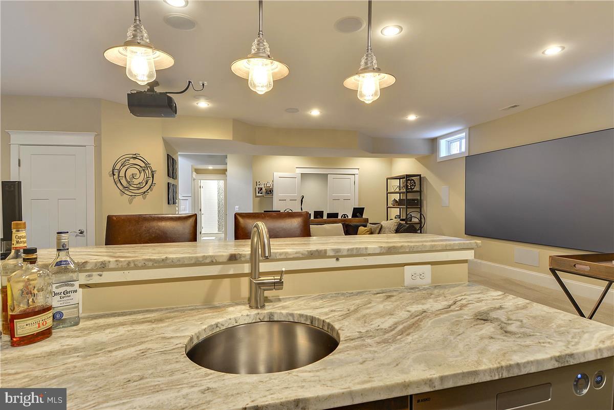 CLARENDON - Residential