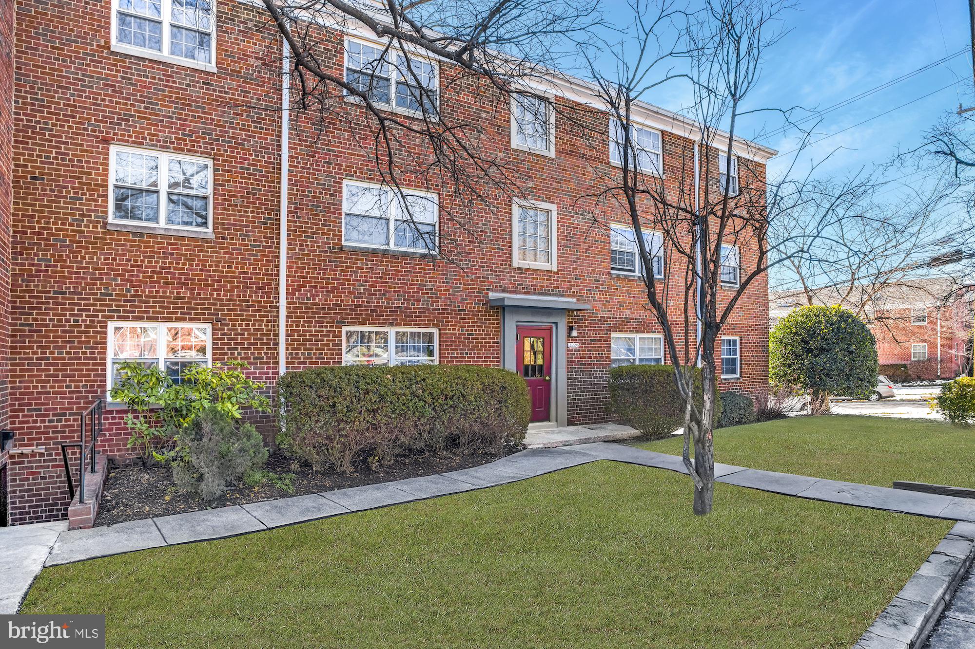 ARLINGTON HEIGHTS - Residential