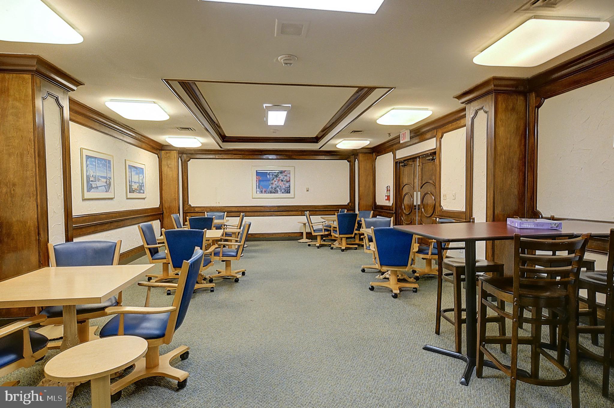 PROMENADE TOWERS - Residential