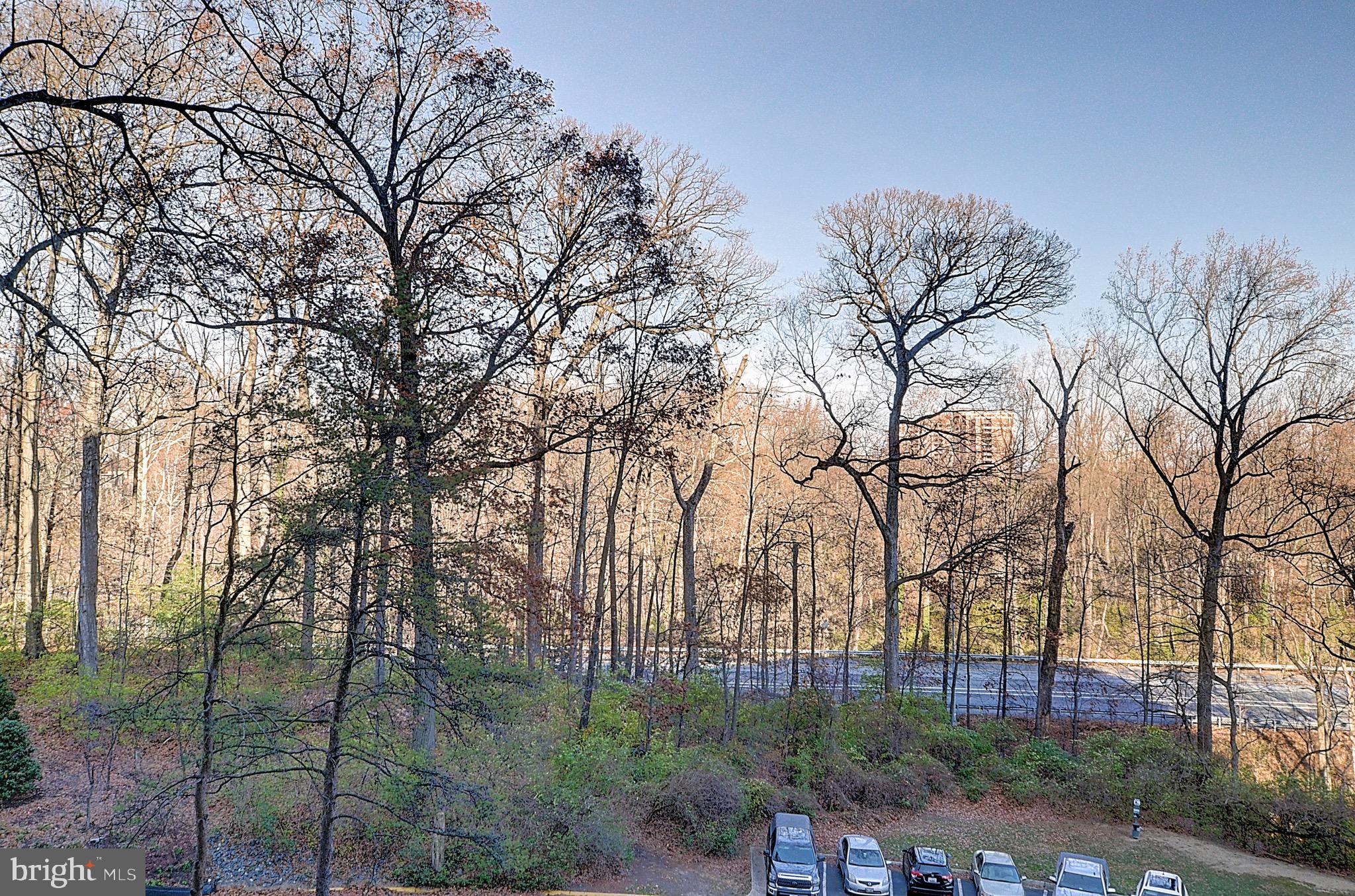 PROMENADE TOWERS - Residential