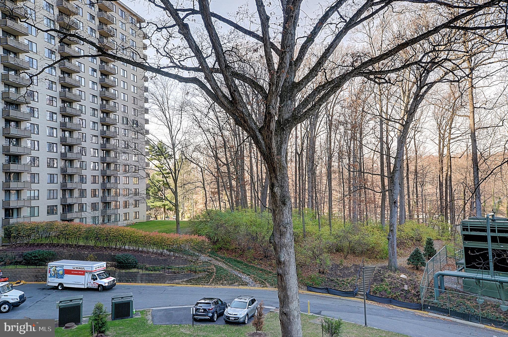 PROMENADE TOWERS - Residential
