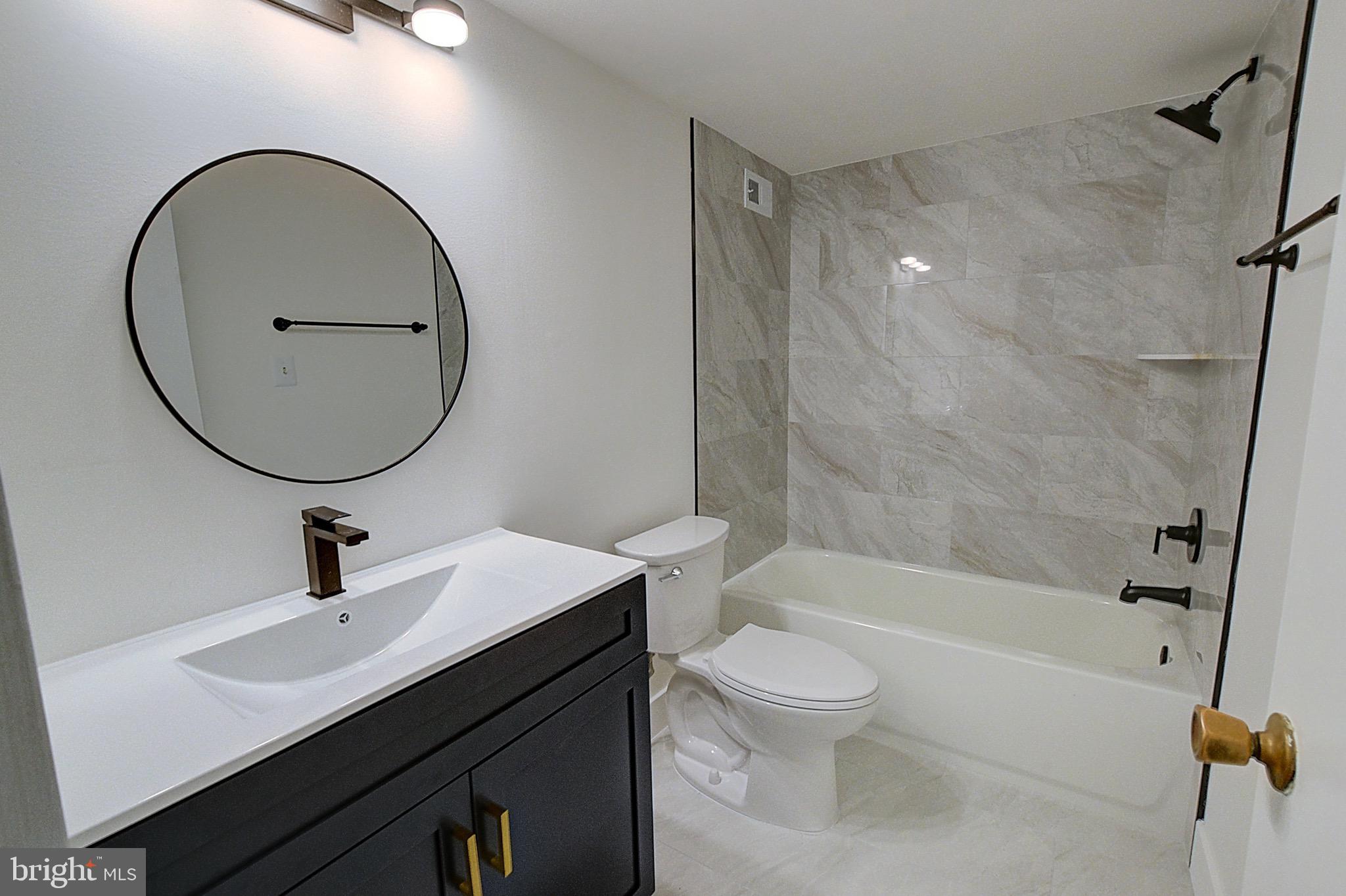 PROMENADE TOWERS - Residential