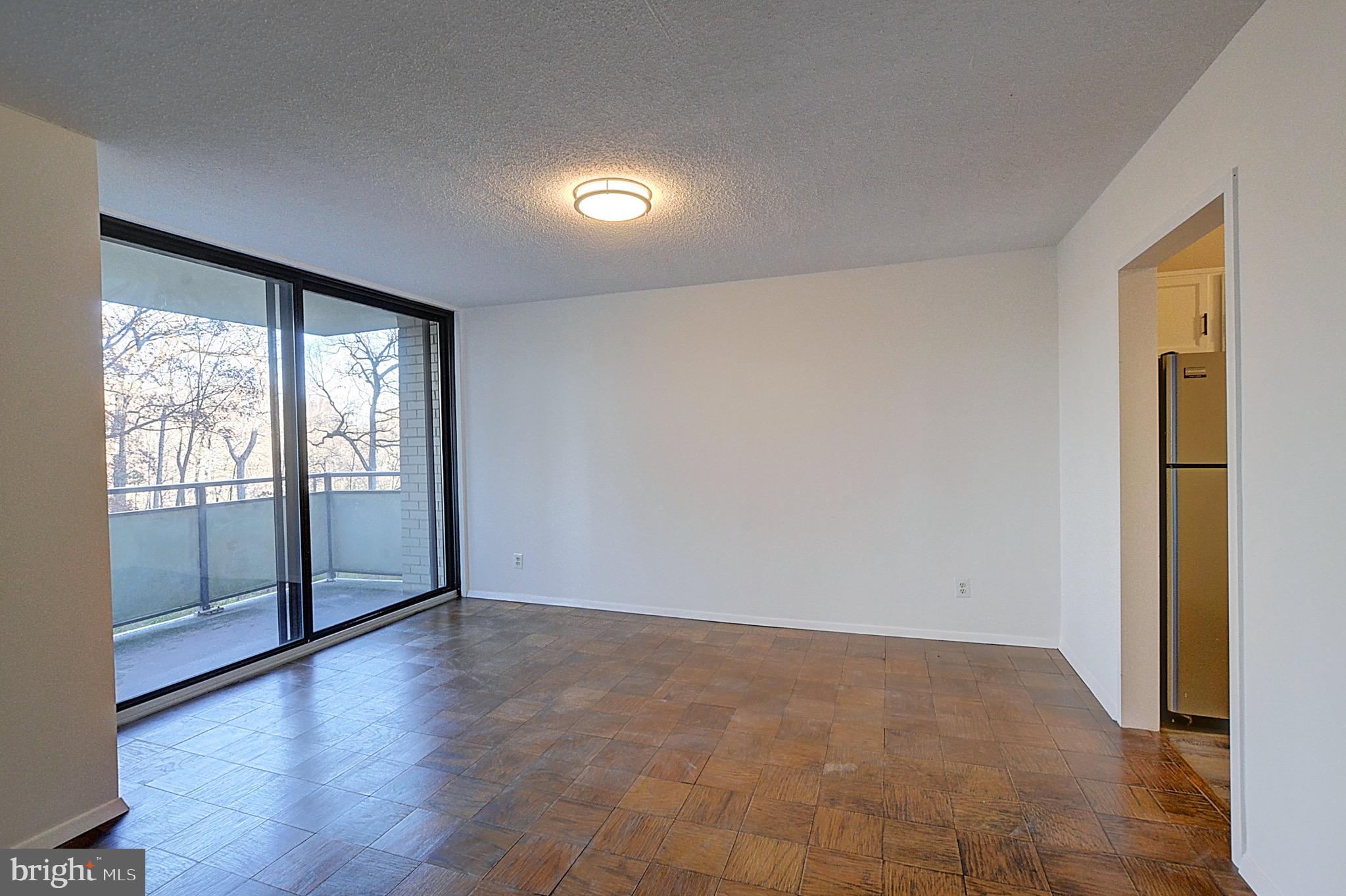 PROMENADE TOWERS - Residential