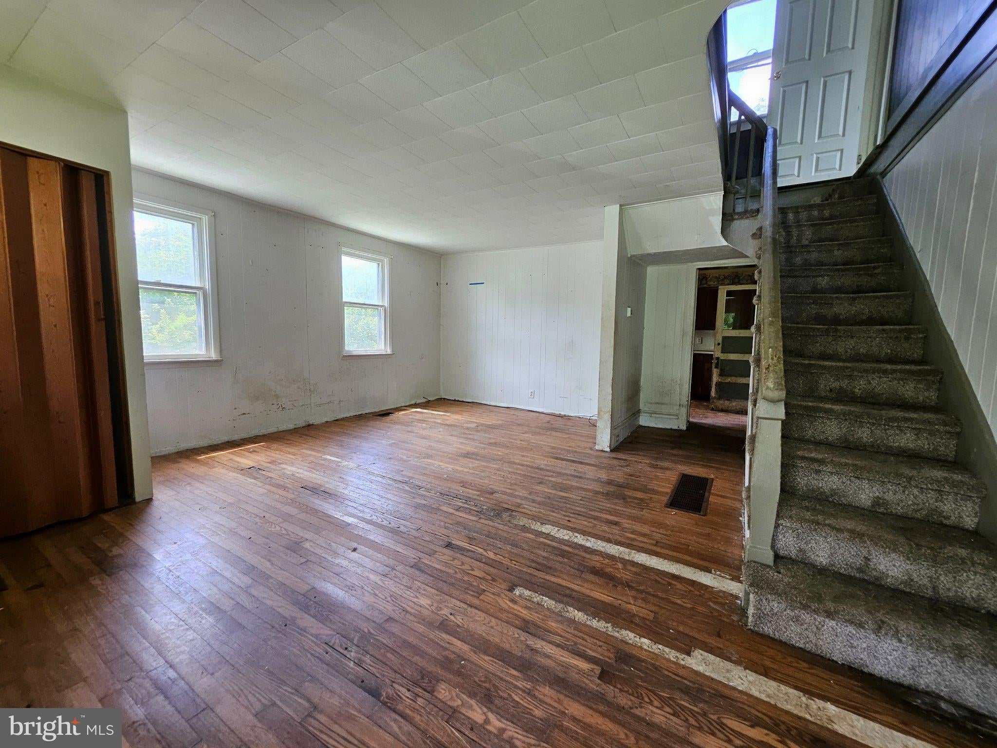 2057 EVERETT ROAD