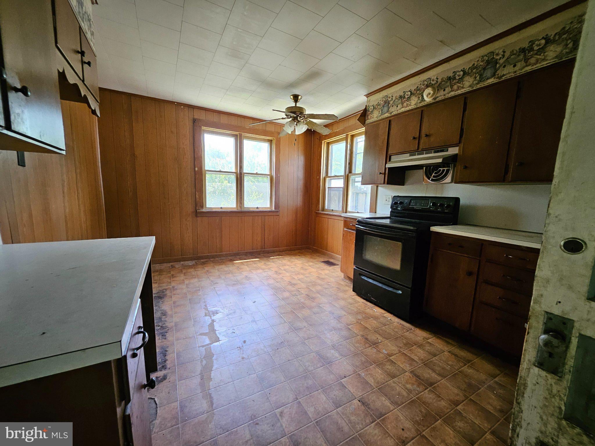 2057 EVERETT ROAD