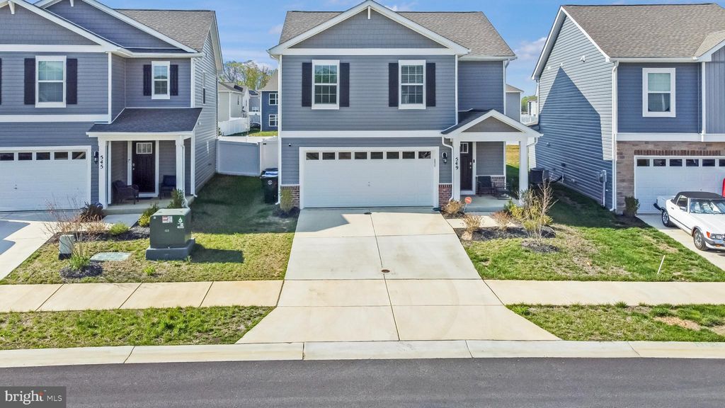 Photo of 549 Fawn Meadow Lane, LA PLATA, MD 20646 (MLS # MDCH2048902)