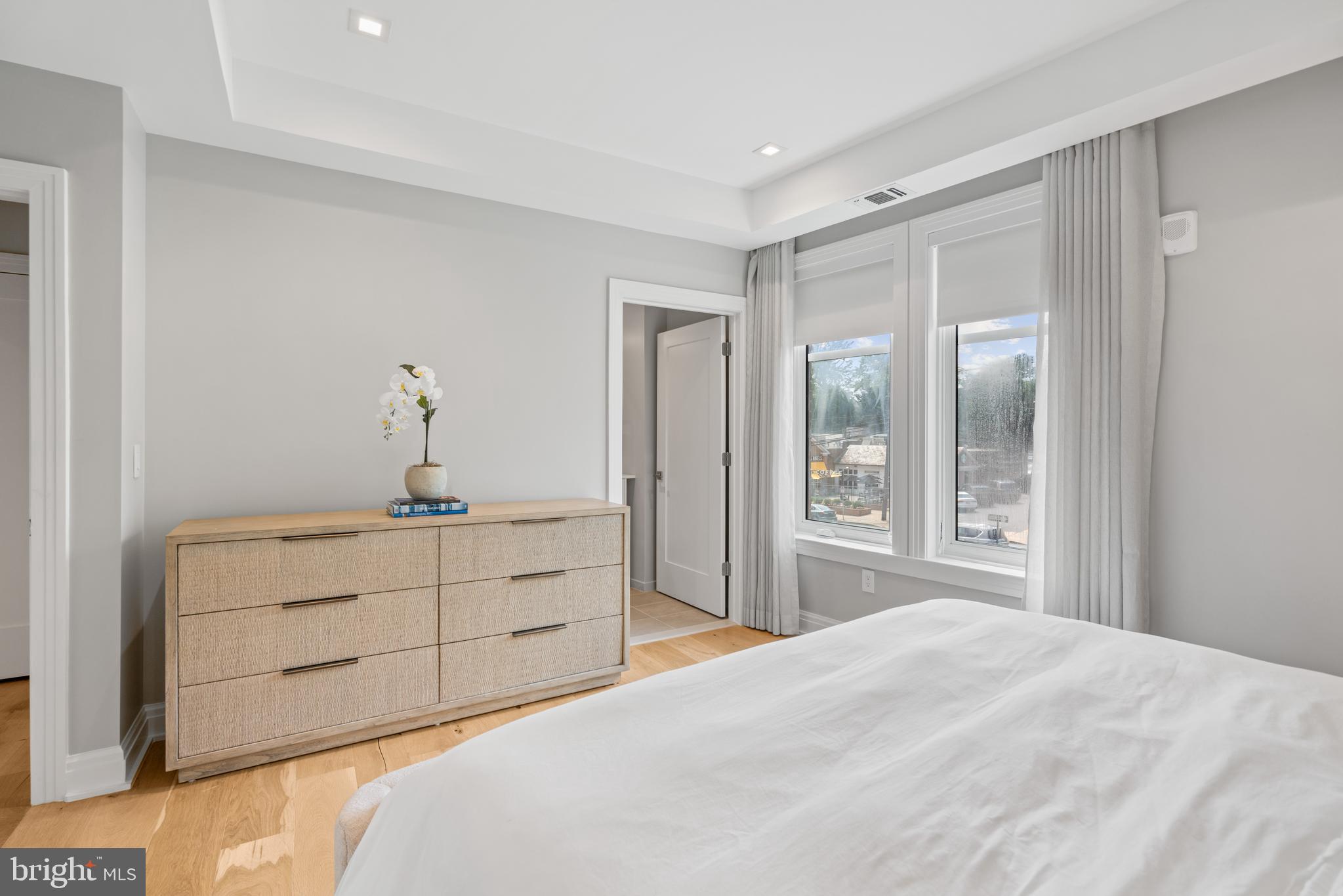 CHEVY CHASE - Residential