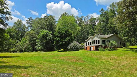 Property photo of 7296 Burke Lane, Warrenton, VA 20186