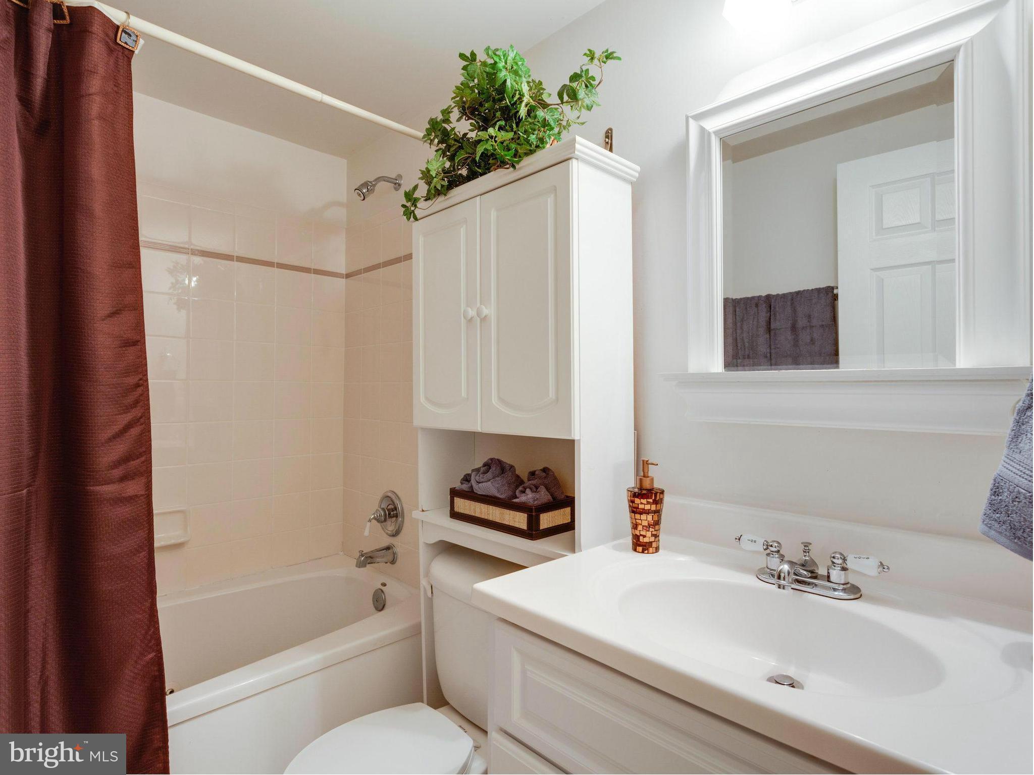 POTOMAC LAKES - Residential