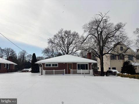 Photo of 7686 Briar Lane, PASADENA, MD 21122 (MLS # MDAA2135704)