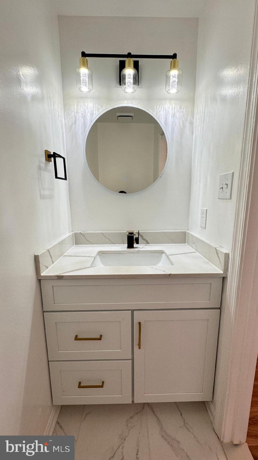 SARATOGA TOWNHOUSES - Residential