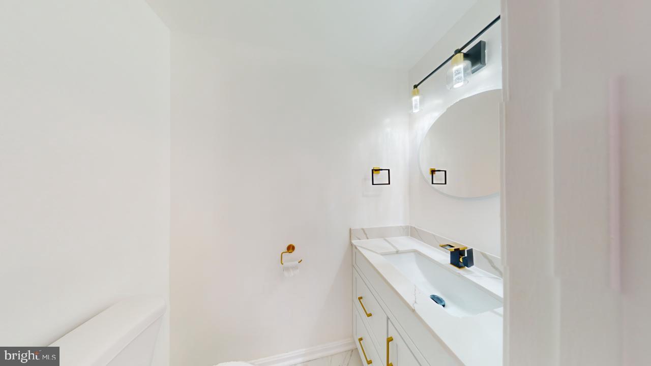 SARATOGA TOWNHOUSES - Residential