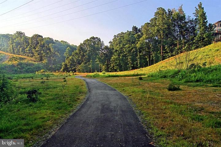 SARATOGA TOWNHOUSES - Residential
