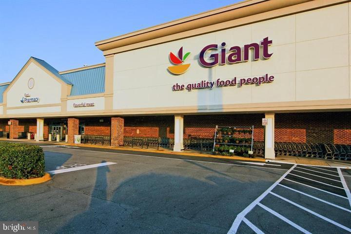 SARATOGA TOWNHOUSES - Residential