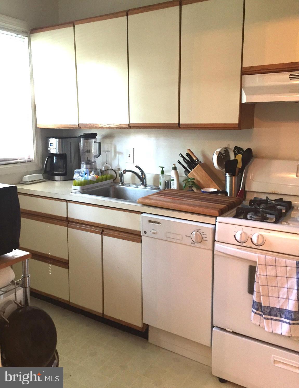 ROSEMONT PARK - Residential Lease