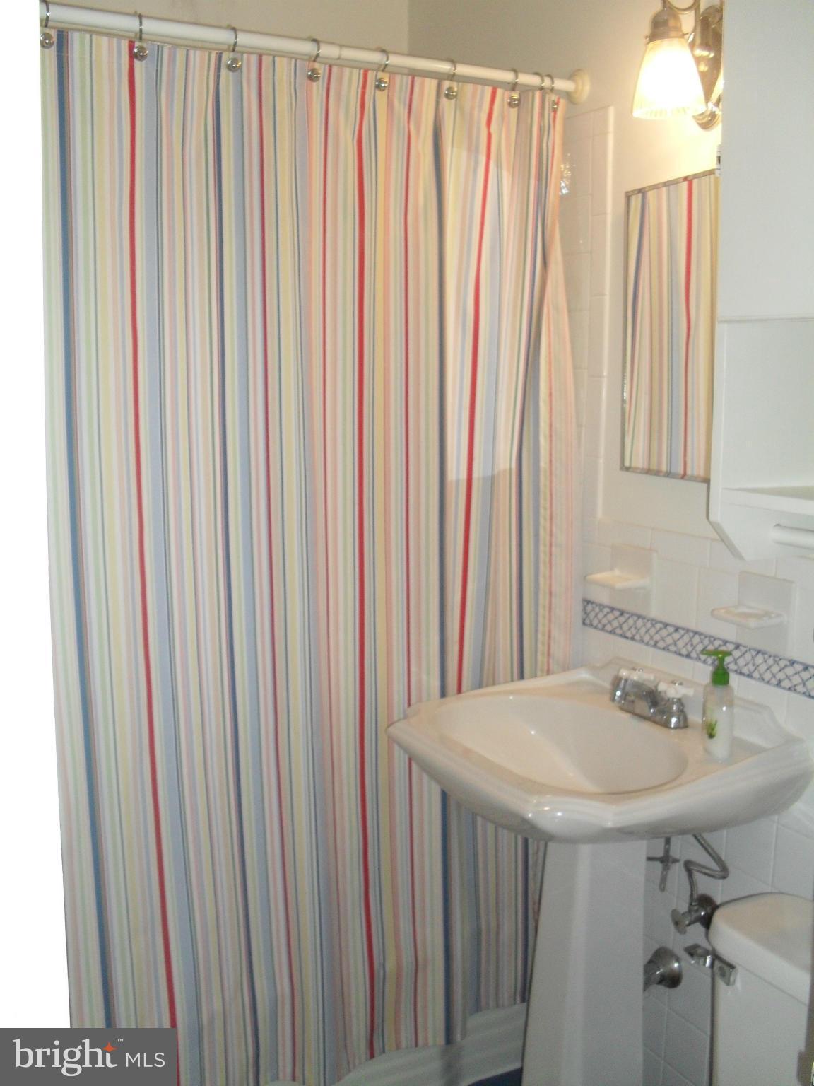 ROSEMONT PARK - Residential Lease