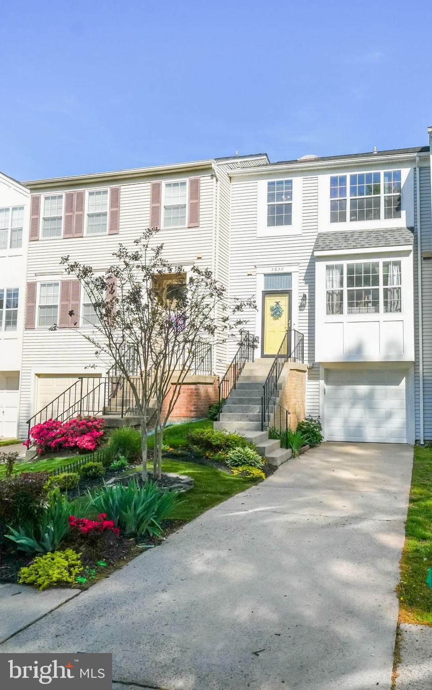 3608 SWEETHORN COURT