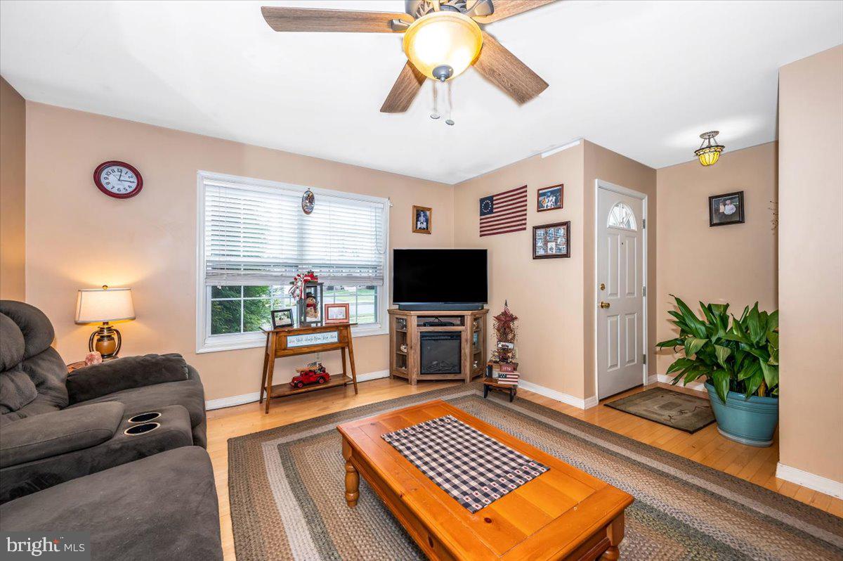 BRIGHTON MANOR - Residential