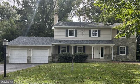 Photo of 128 Oldbury Drive, WILMINGTON, DE 19808 (MLS # DENC2080320)