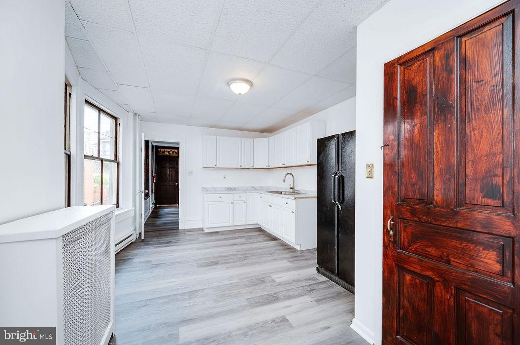 CENTRE PARK HISTOR - Residential Lease