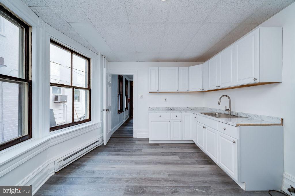 CENTRE PARK HISTOR - Residential Lease