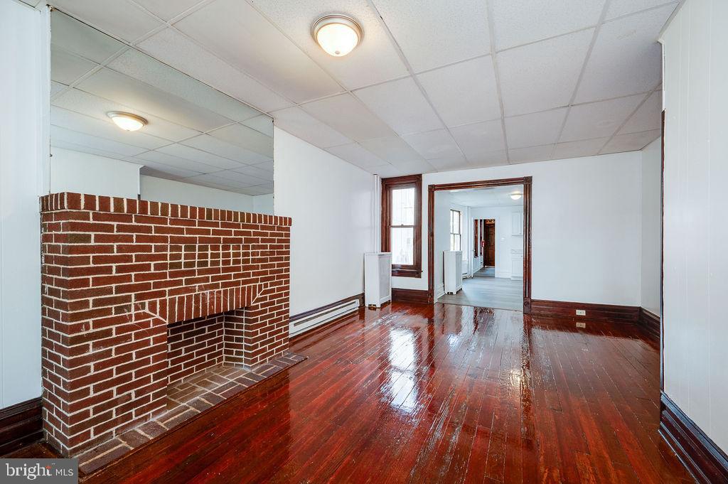 CENTRE PARK HISTOR - Residential Lease