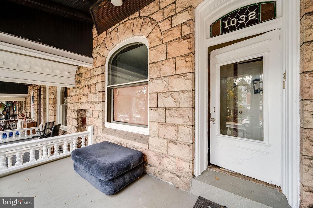 CENTRE PARK HISTOR - Residential Lease