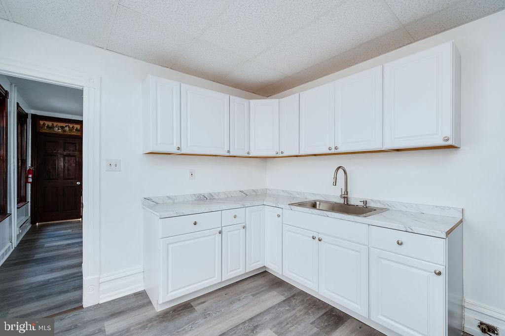 CENTRE PARK HISTOR - Residential Lease