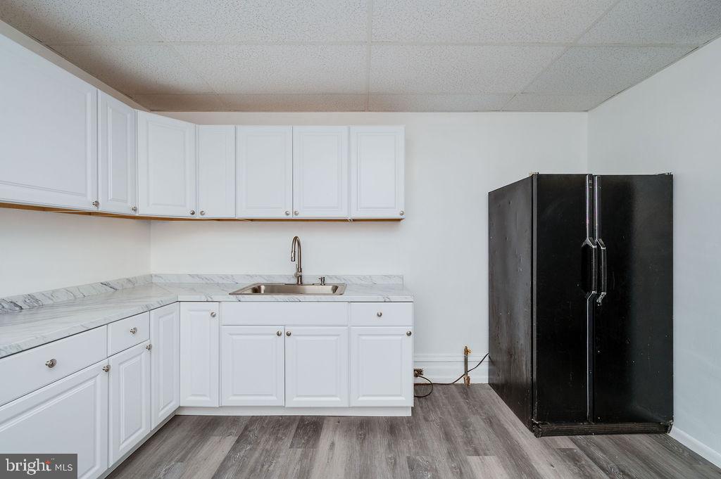 CENTRE PARK HISTOR - Residential Lease