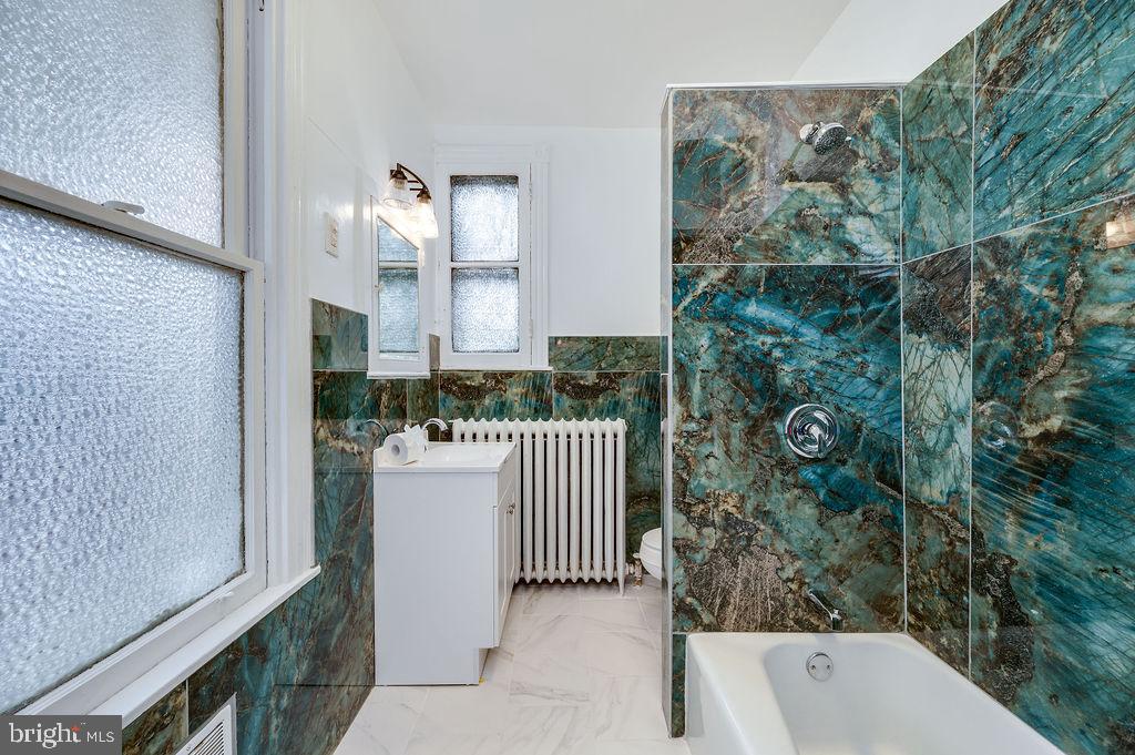 CENTRE PARK HISTOR - Residential Lease