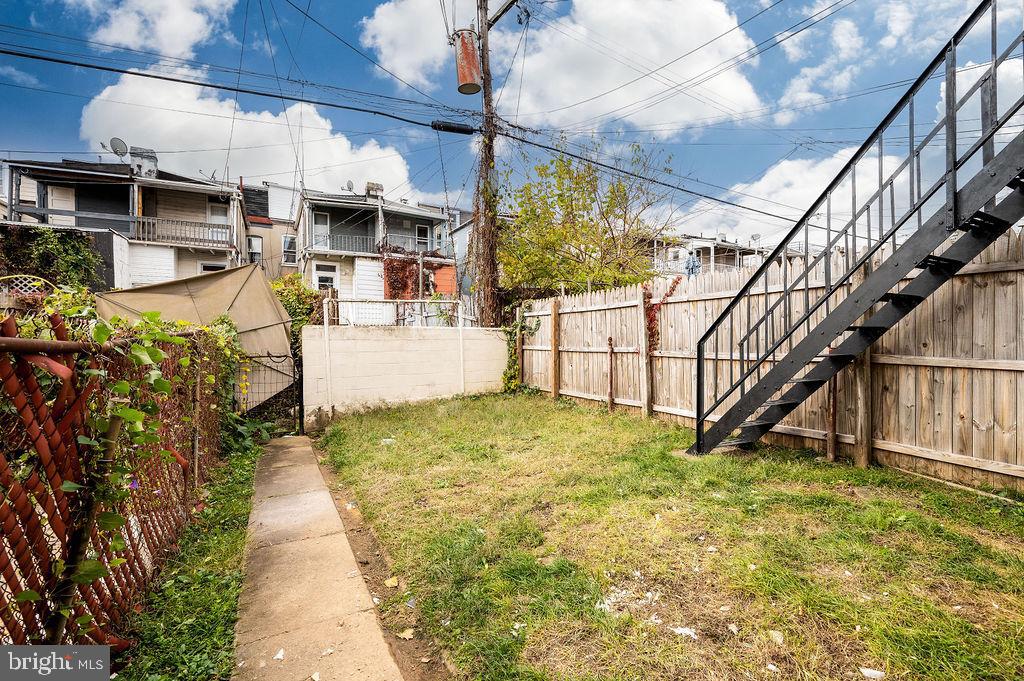 CENTRE PARK HISTOR - Residential Lease