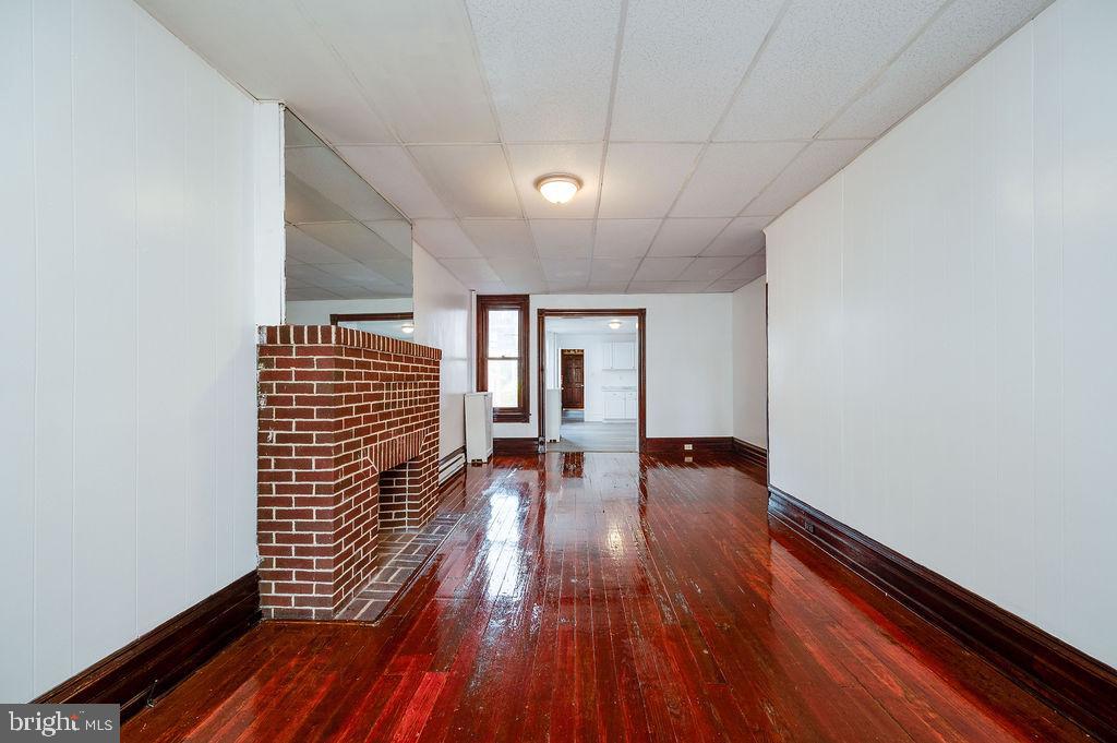 CENTRE PARK HISTOR - Residential Lease