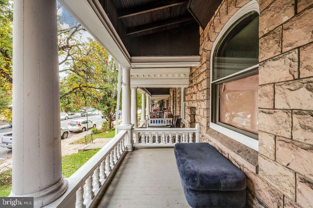 CENTRE PARK HISTOR - Residential Lease