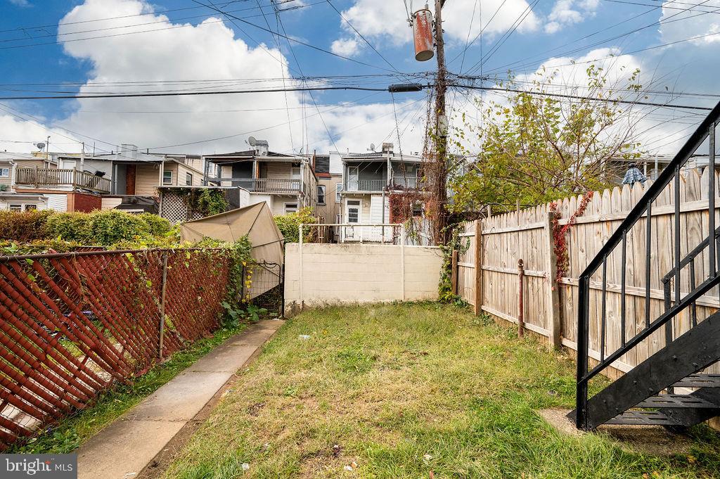 CENTRE PARK HISTOR - Residential Lease