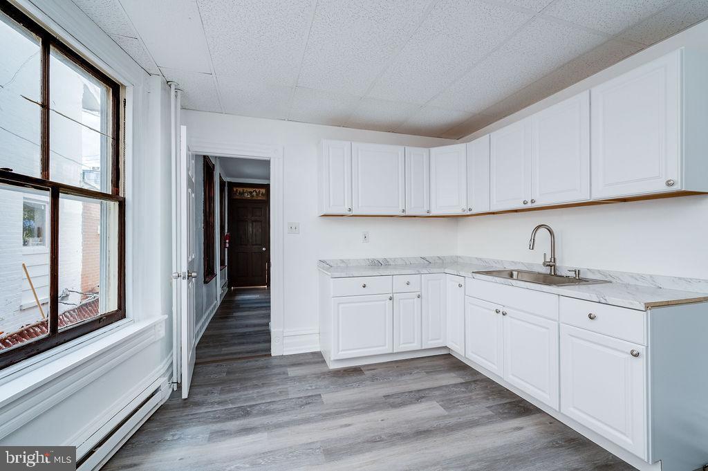 CENTRE PARK HISTOR - Residential Lease