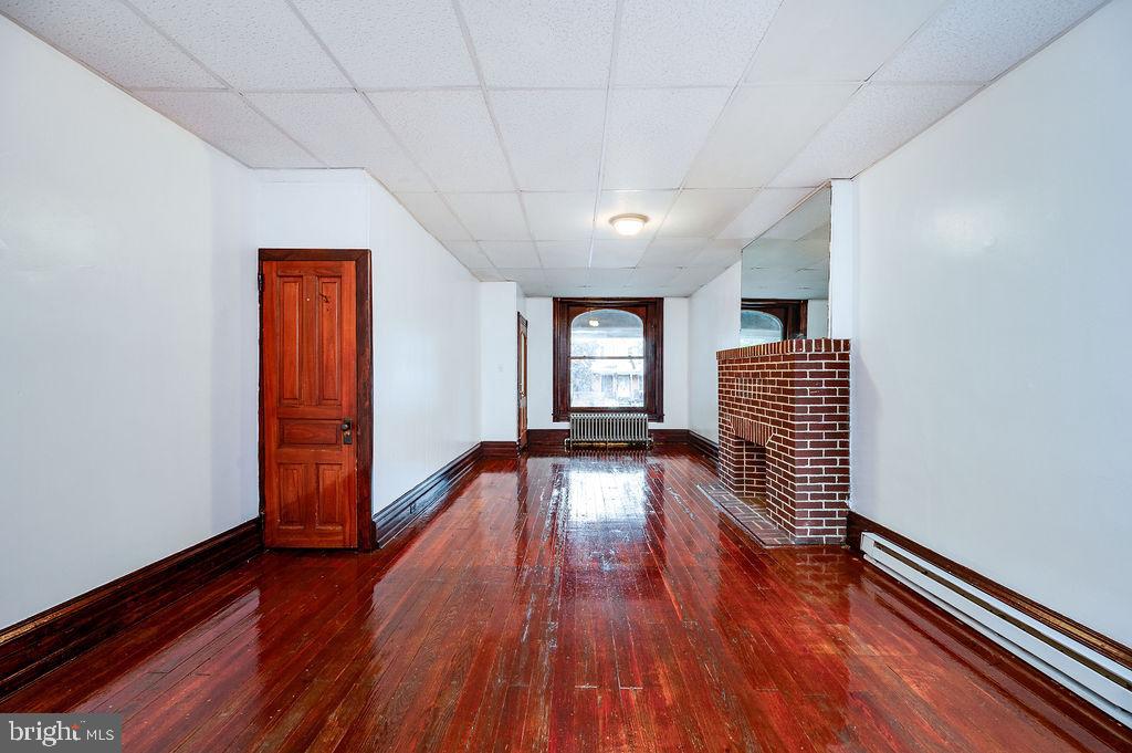 CENTRE PARK HISTOR - Residential Lease